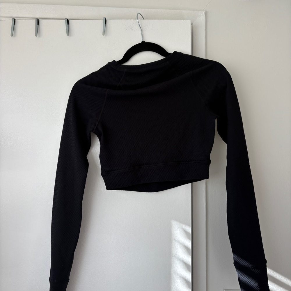 Beach Riot Black Long Sleeve Work Out Top - Picture 4 of 4